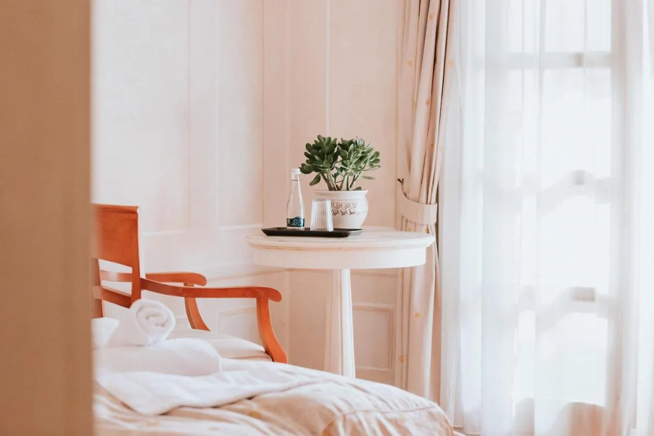 Villa Toscana Warszawa Bed & Breakfast Warsaw