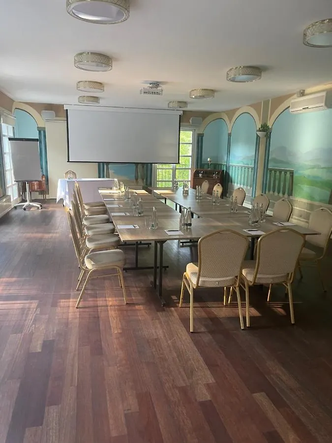 Villa Toscana Warszawa 3*, Warsaw